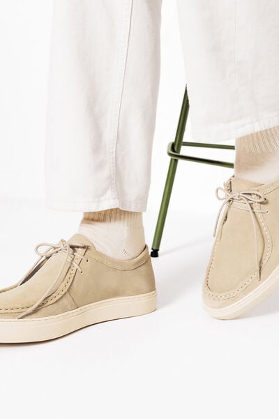 Chaussures en su&eacute;dine